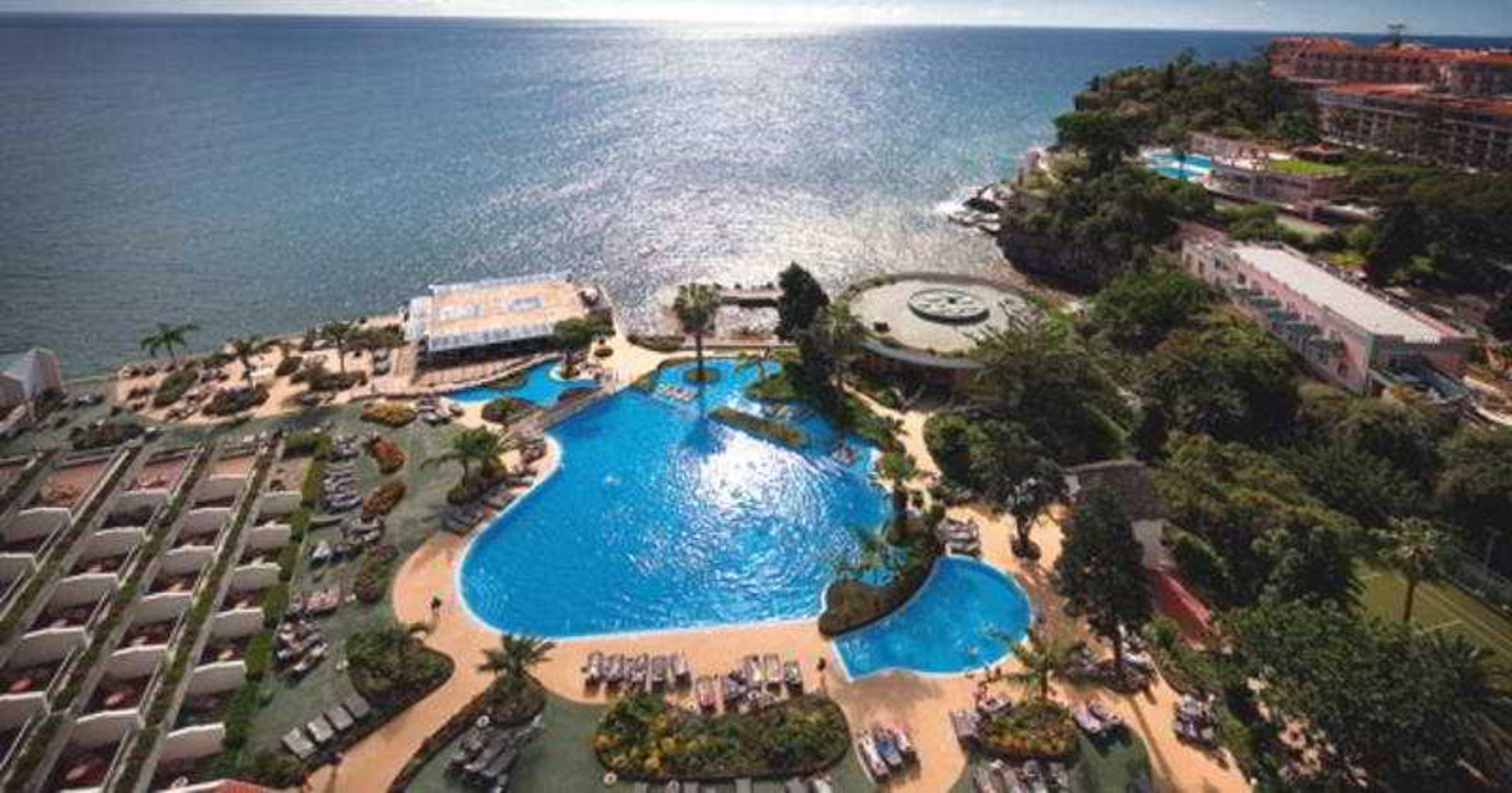 Pestana Carlton Madeira Ocean Resort Hotel Funchal (Madeira) Exterior foto Aerial view of the resort