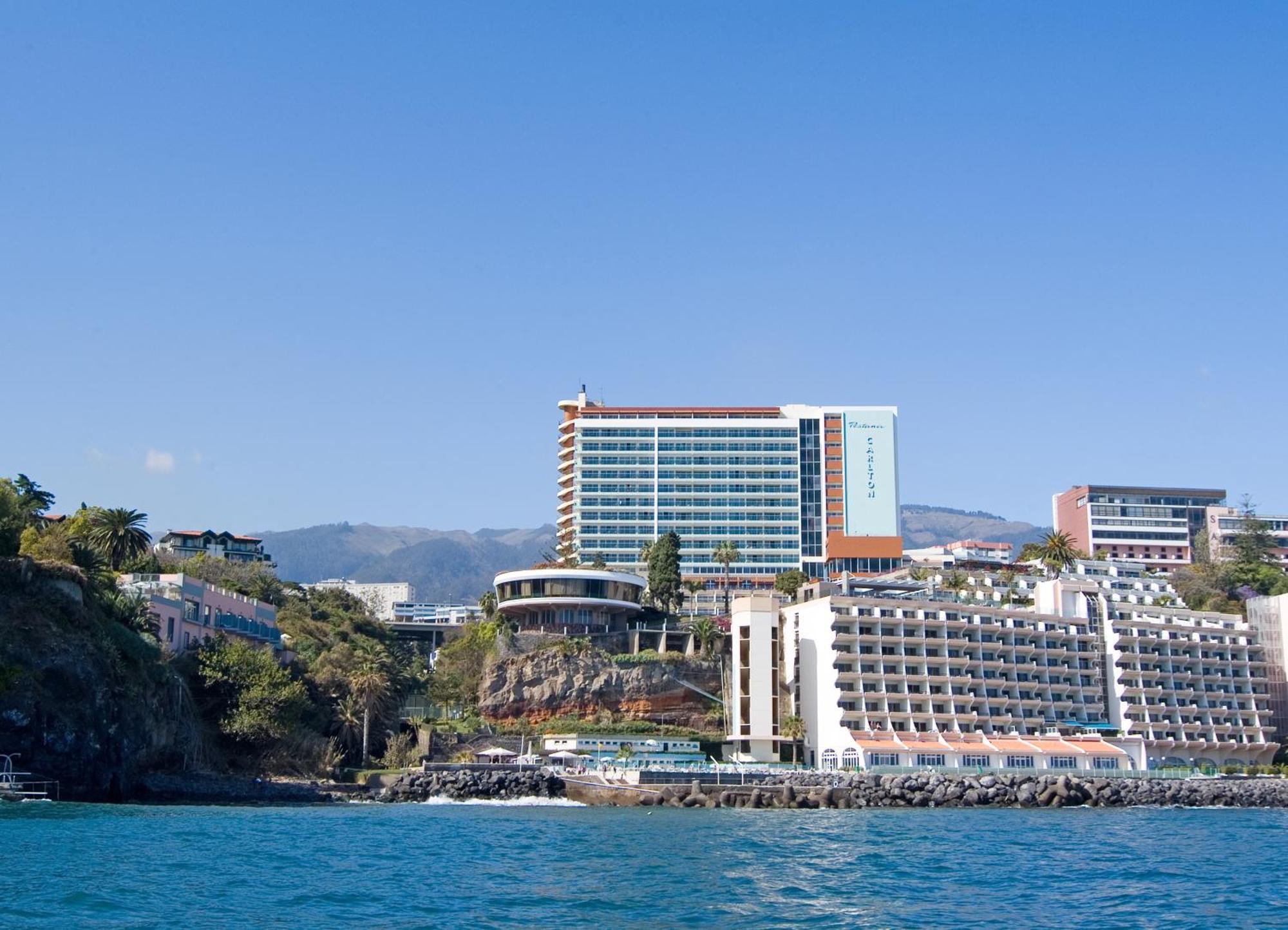 Pestana Carlton Madeira Ocean Resort Hotel Funchal (Madeira) Exterior foto View of the resort from the ocean