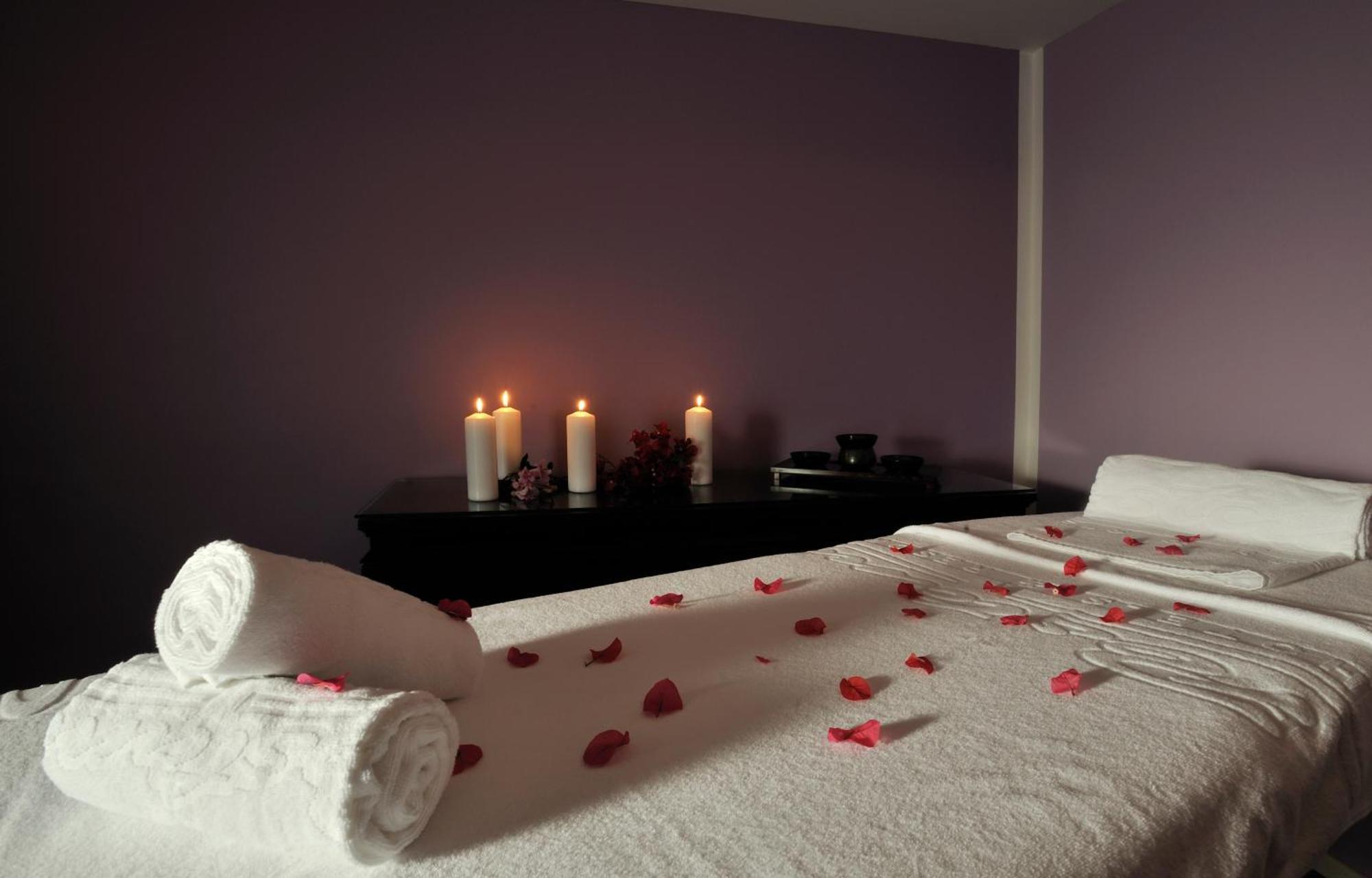 Pestana Carlton Madeira Ocean Resort Hotel Funchal (Madeira) Exterior foto A massage table