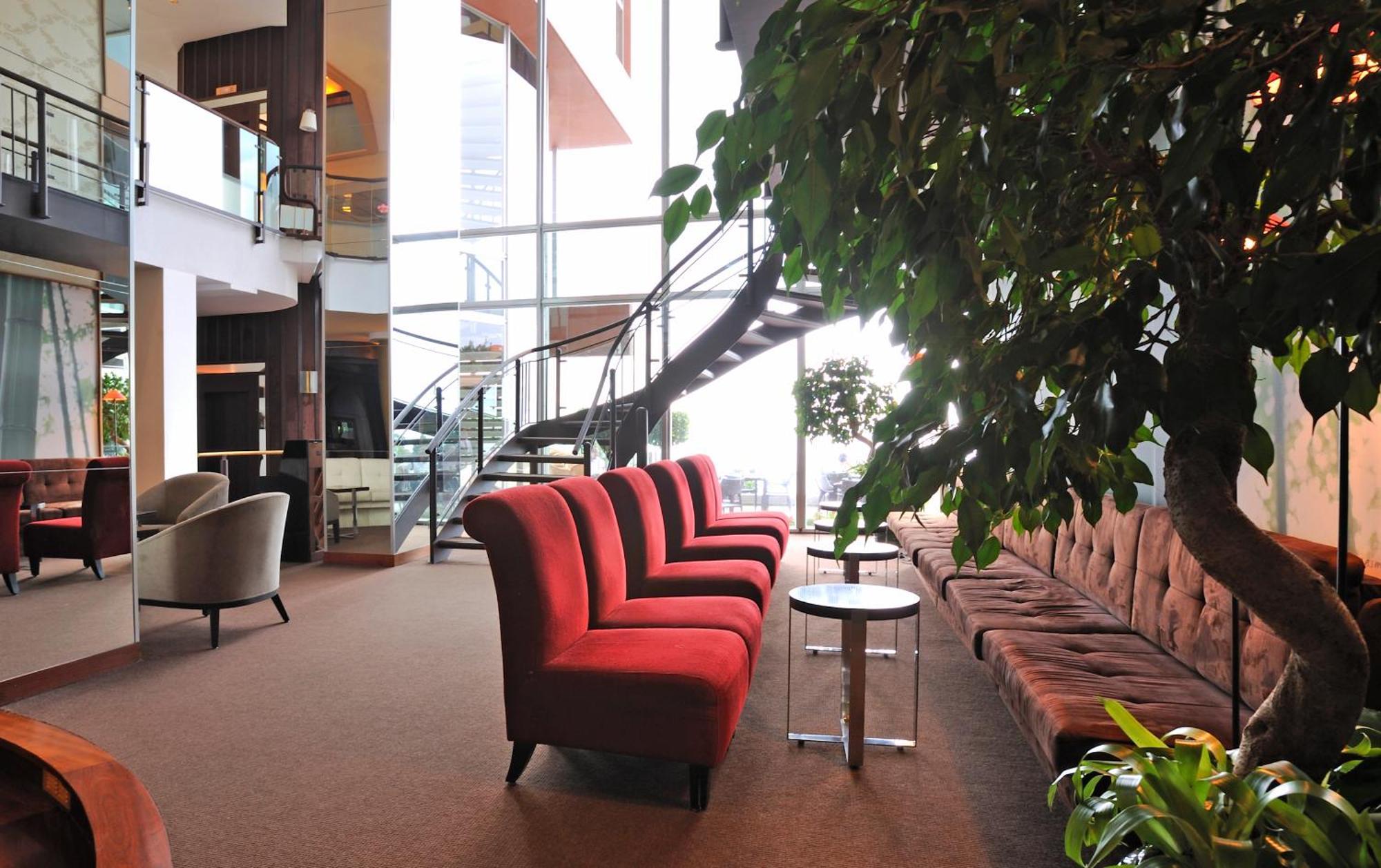 Pestana Carlton Madeira Ocean Resort Hotel Funchal (Madeira) Exterior foto The interior of the lounge