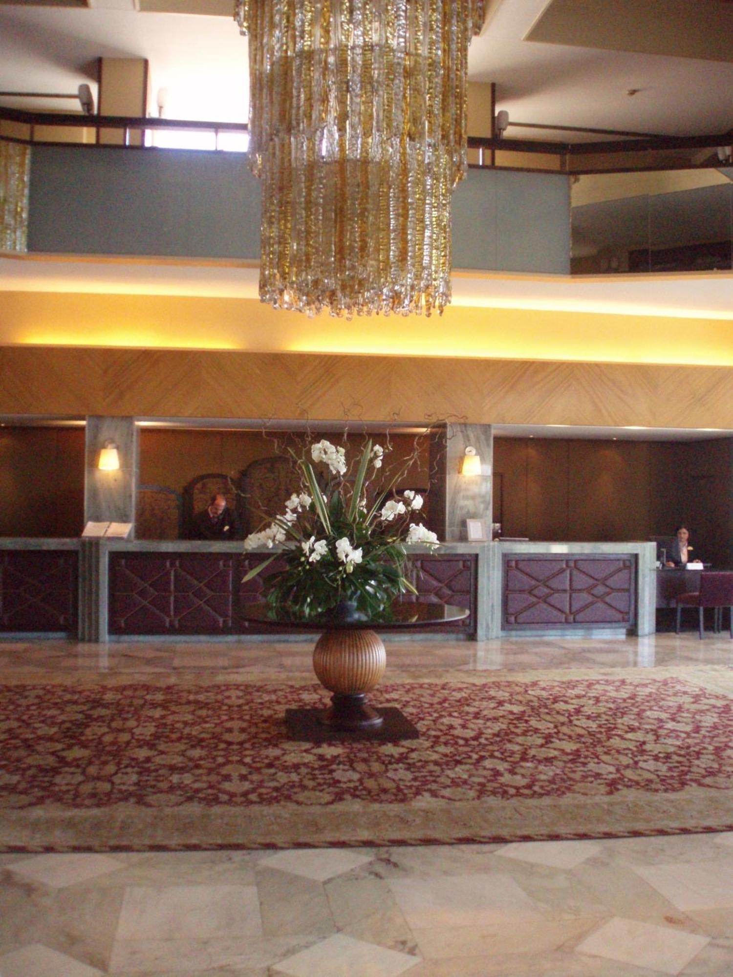 Pestana Carlton Madeira Ocean Resort Hotel Funchal (Madeira) Exterior foto The lobby of the hotel