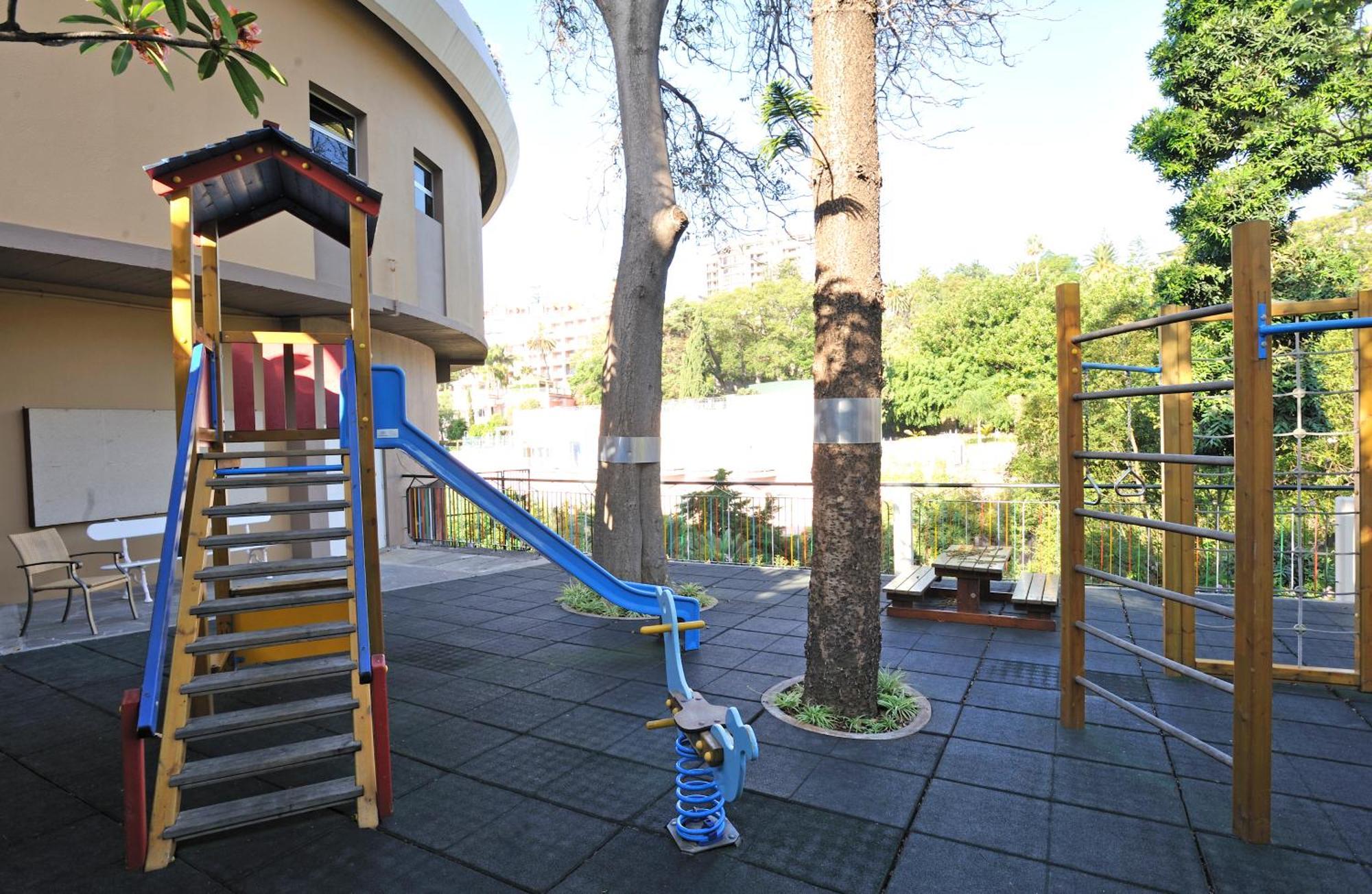 Pestana Carlton Madeira Ocean Resort Hotel Funchal (Madeira) Exterior foto Playground at the International School of Düsseldorf